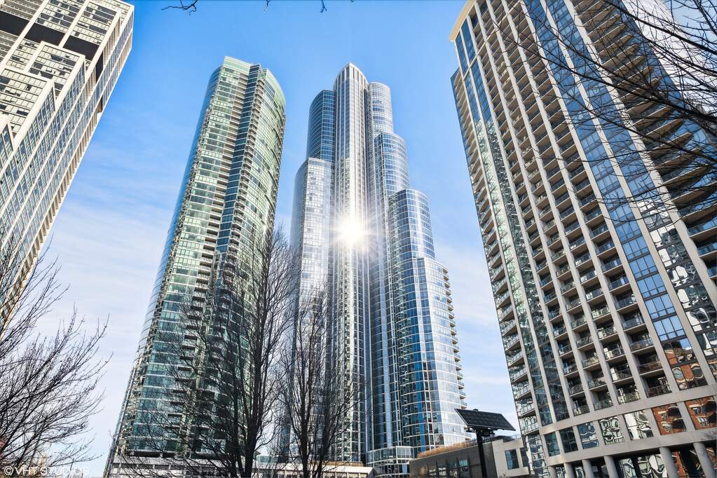 1211 S Prairie Avenue #5302 property in Chicago