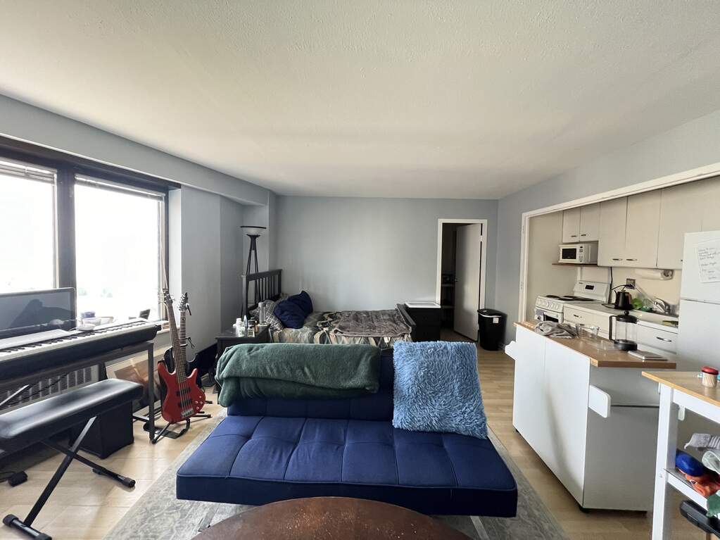 Penthouse bedroom suite overlooking Chicago