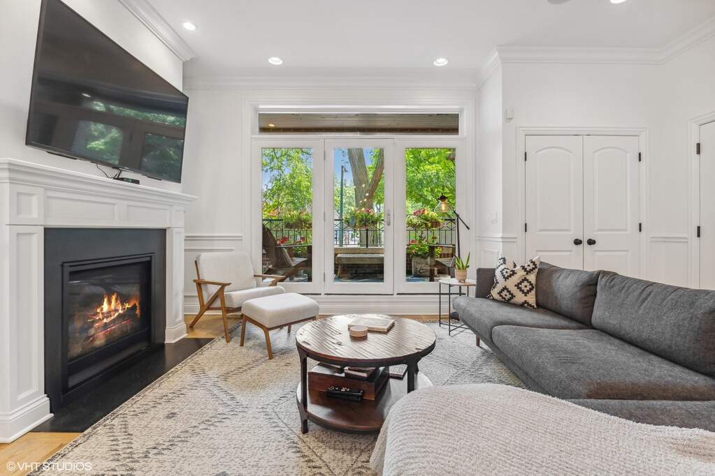 Luxury living space with panoramic Chicago views