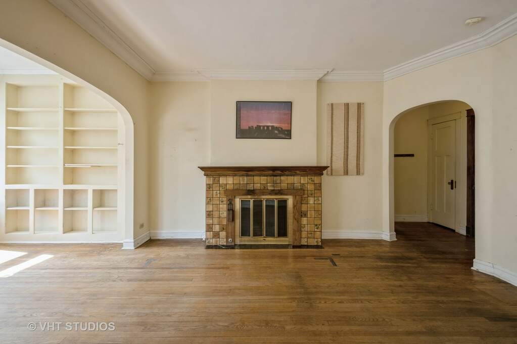 Luxury living space with panoramic Chicago views