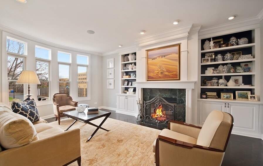 Designer kitchen and refined entertaining spaces