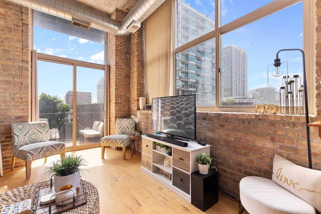 Luxury living space with panoramic Chicago views