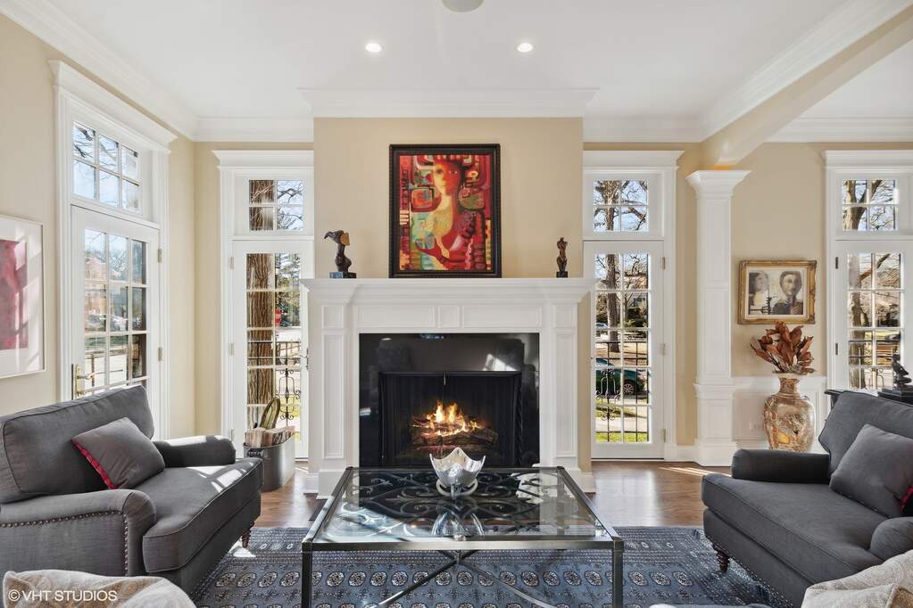 Luxury living space with panoramic Chicago views