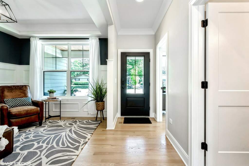 Luxury living space with panoramic Chicago views