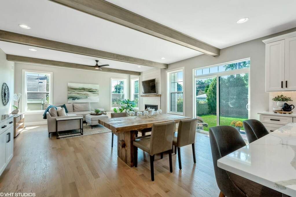 Designer kitchen and refined entertaining spaces