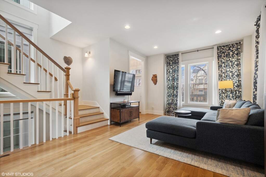 Luxury living space with panoramic Chicago views