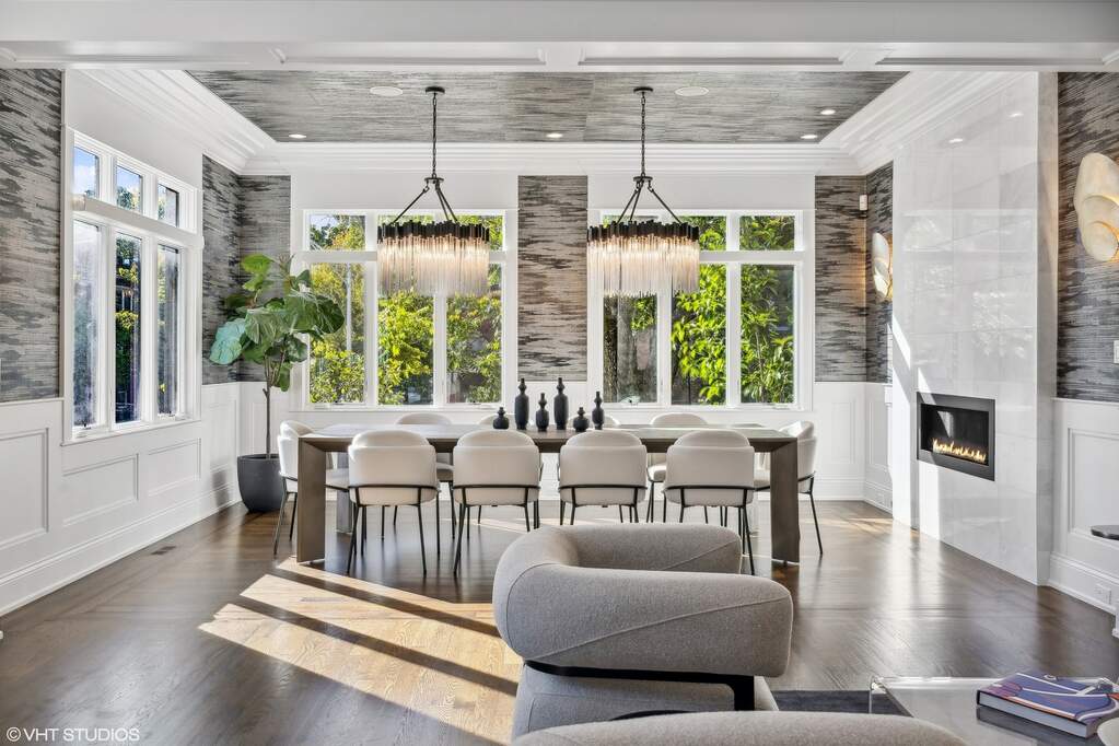 Luxury living space with panoramic Chicago views
