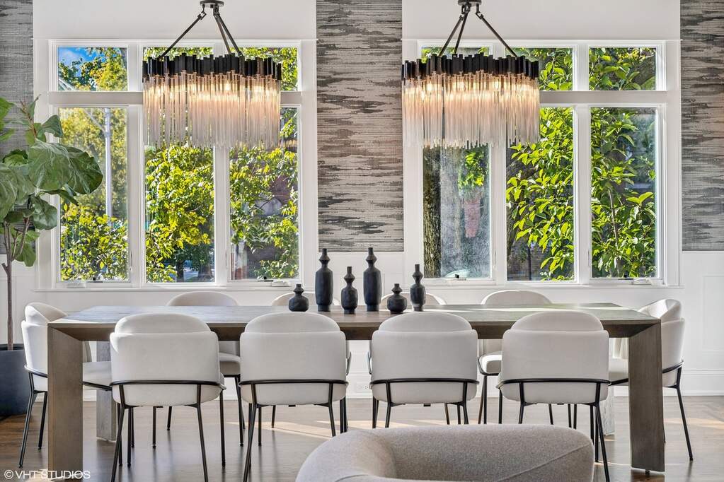 Designer kitchen and refined entertaining spaces