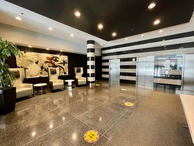 Designer kitchen and refined entertaining spaces