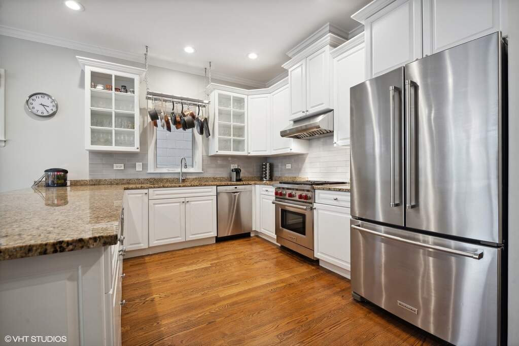 Designer kitchen and refined entertaining spaces