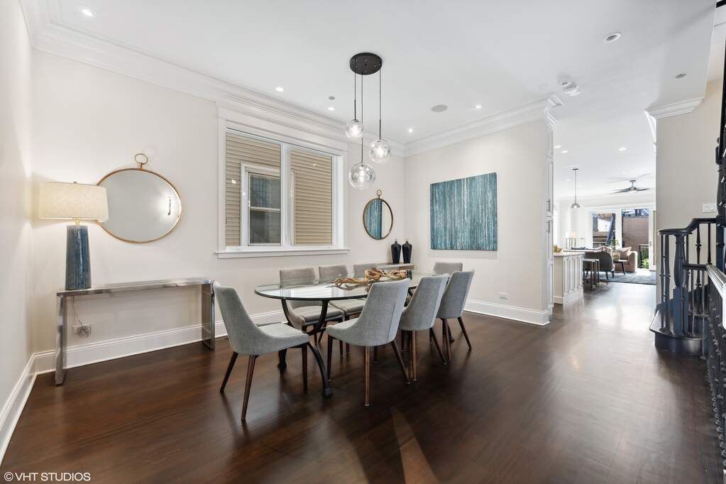 Designer kitchen and refined entertaining spaces