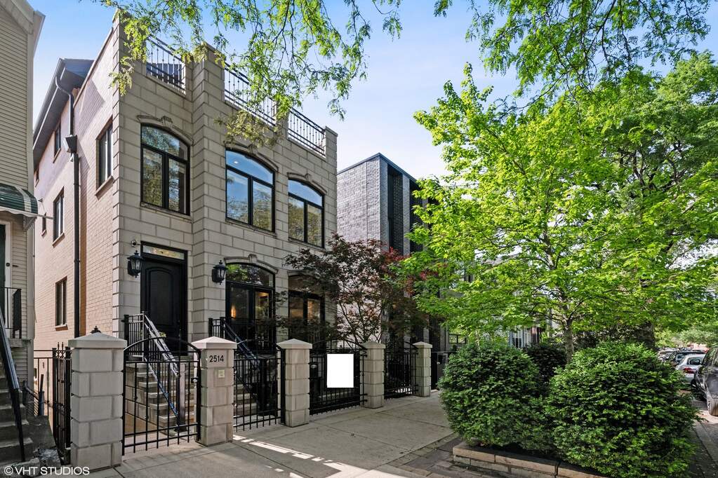 2514 N Marshfield Avenue property in Chicago