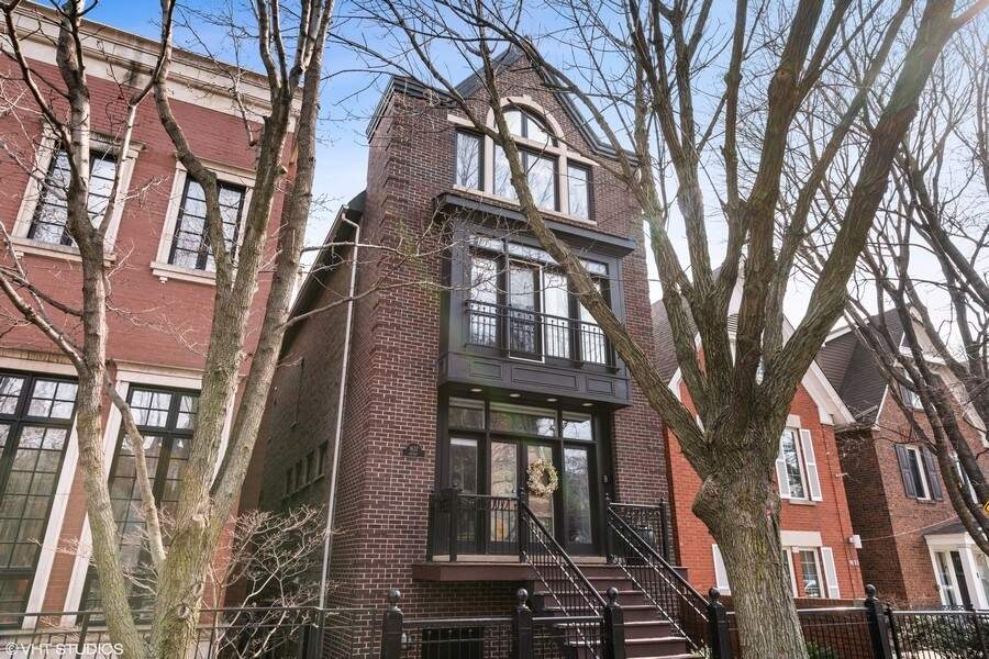 1637 N Dayton Street property in Chicago