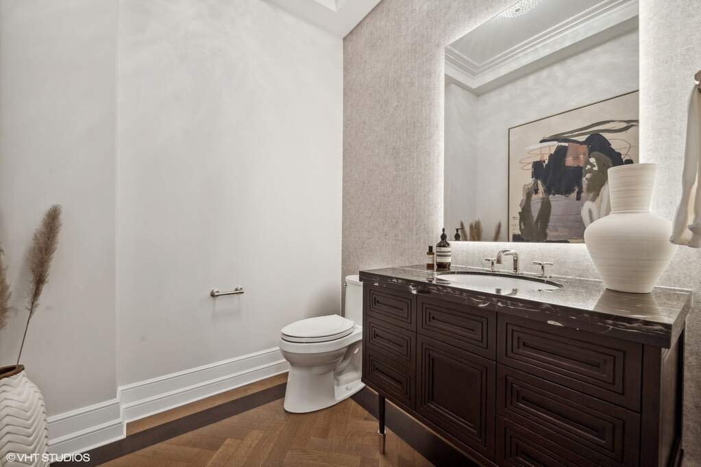Private full-floor residence detail at Park Tower
