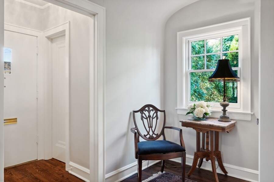 Designer kitchen and refined entertaining spaces