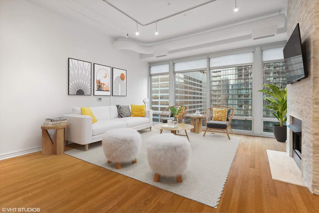 Designer kitchen and refined entertaining spaces