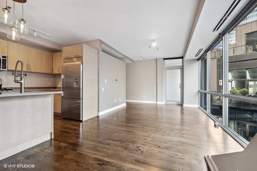 Designer kitchen and refined entertaining spaces