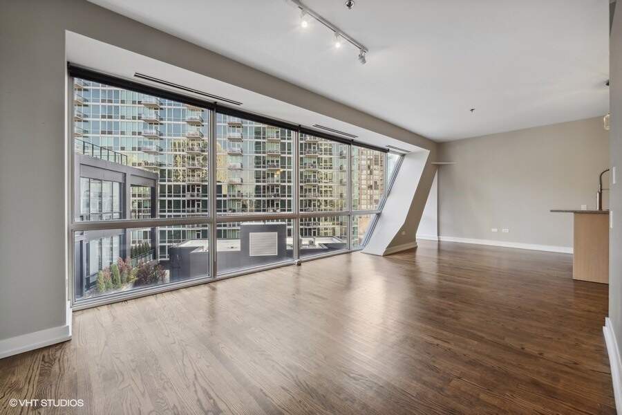 Luxury living space with panoramic Chicago views