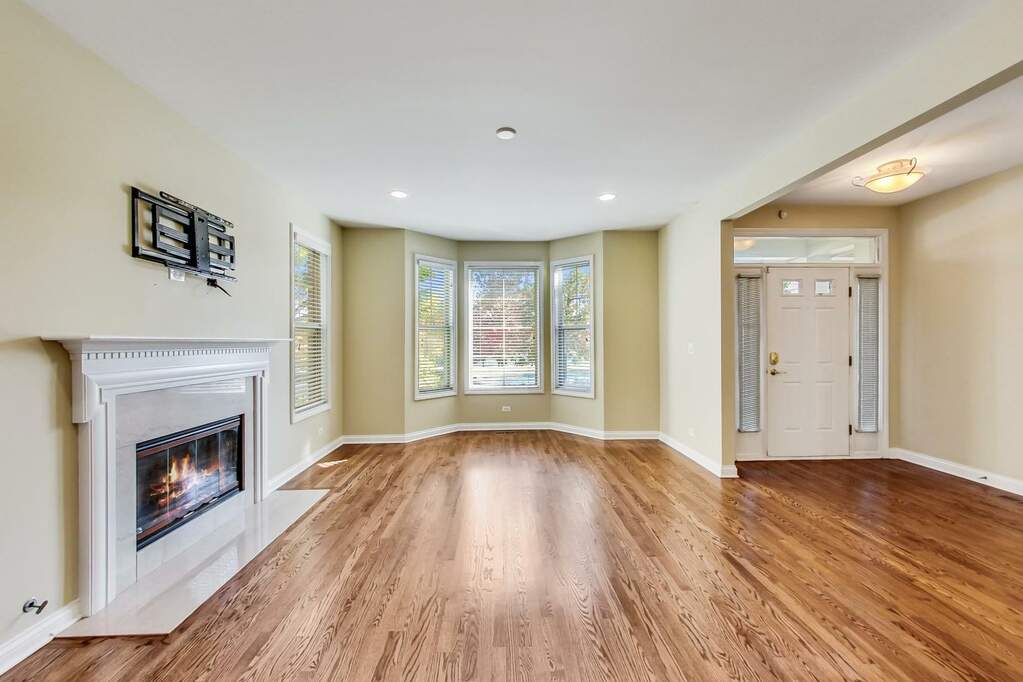 Designer kitchen and refined entertaining spaces