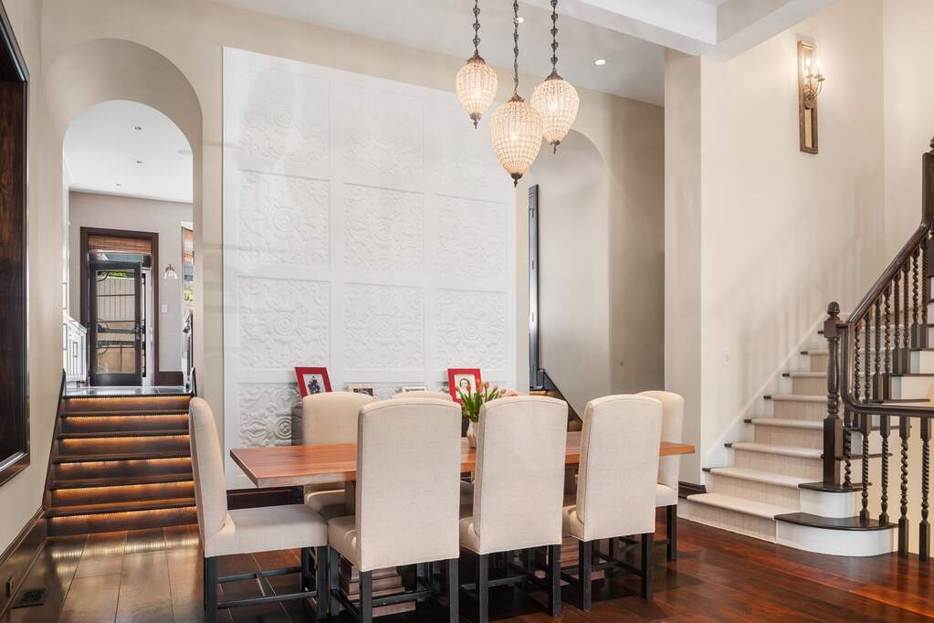 Designer kitchen and refined entertaining spaces