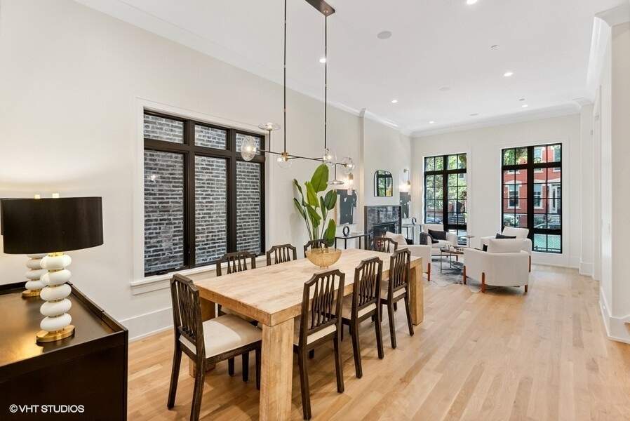 Designer kitchen and refined entertaining spaces