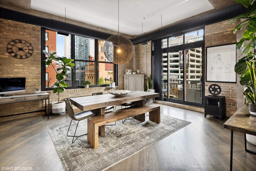 Penthouse bedroom suite overlooking Chicago