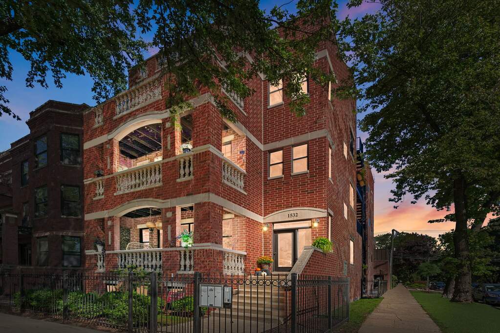 1532 W Wrightwood Avenue #2 property in Chicago