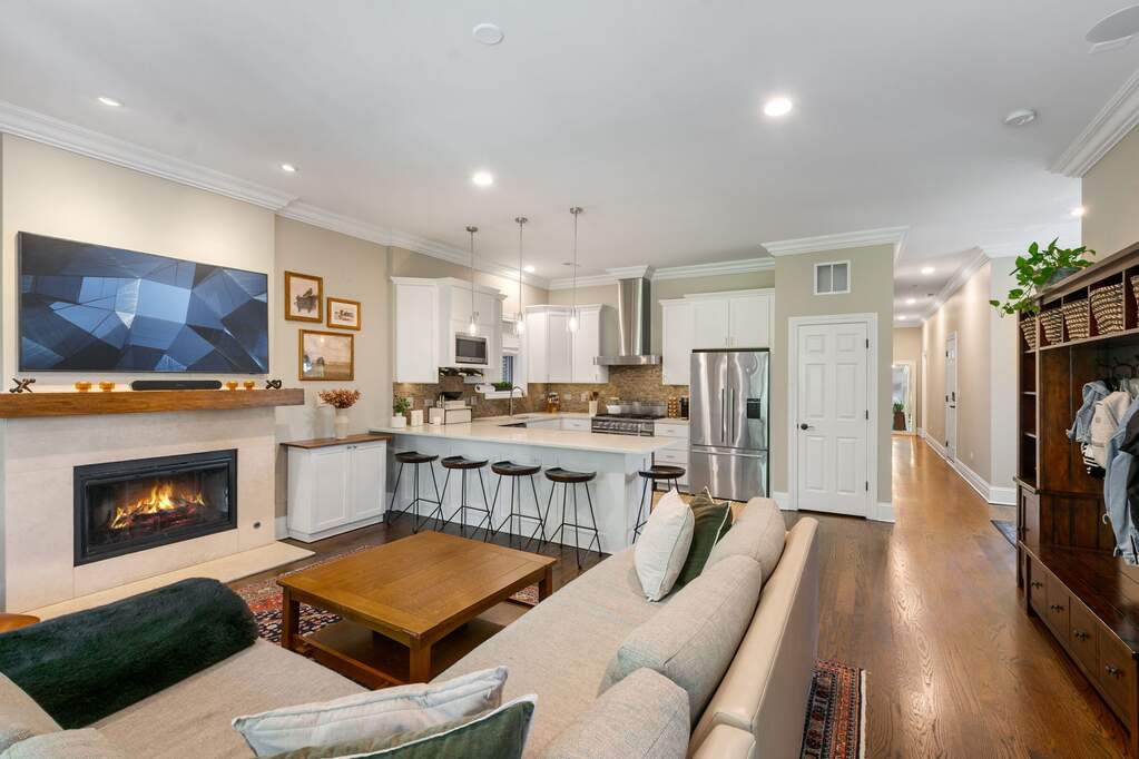 Designer kitchen and refined entertaining spaces