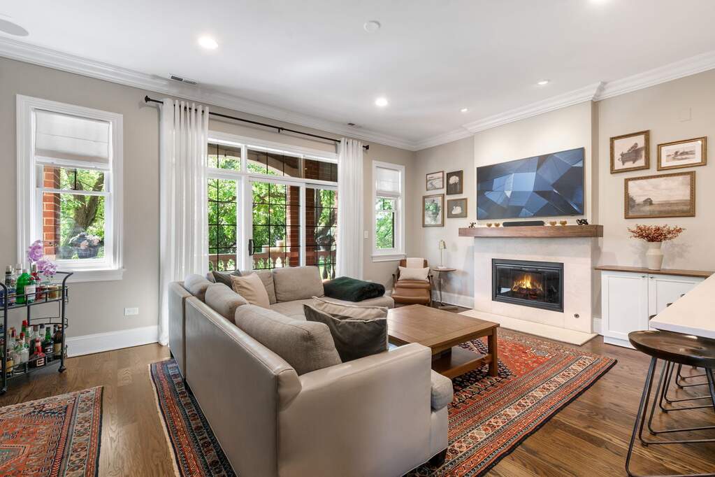 Luxury living space with panoramic Chicago views