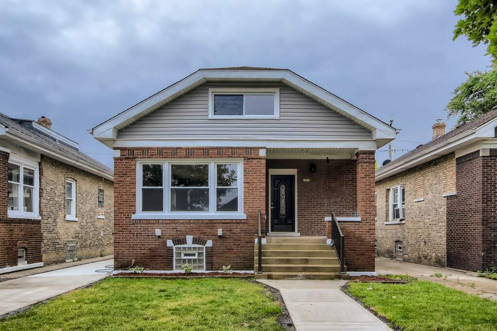 5009 W Fletcher Street property in Chicago