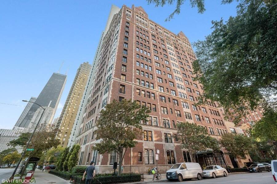 1120 N Lake Shore Drive #4C property in Chicago