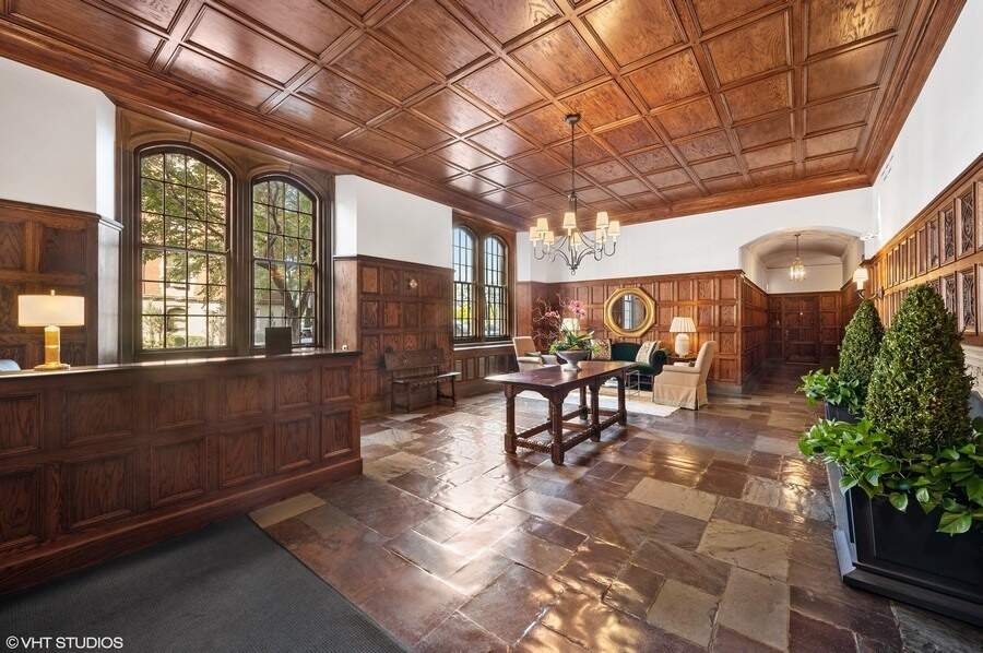 Luxury living space with panoramic Chicago views