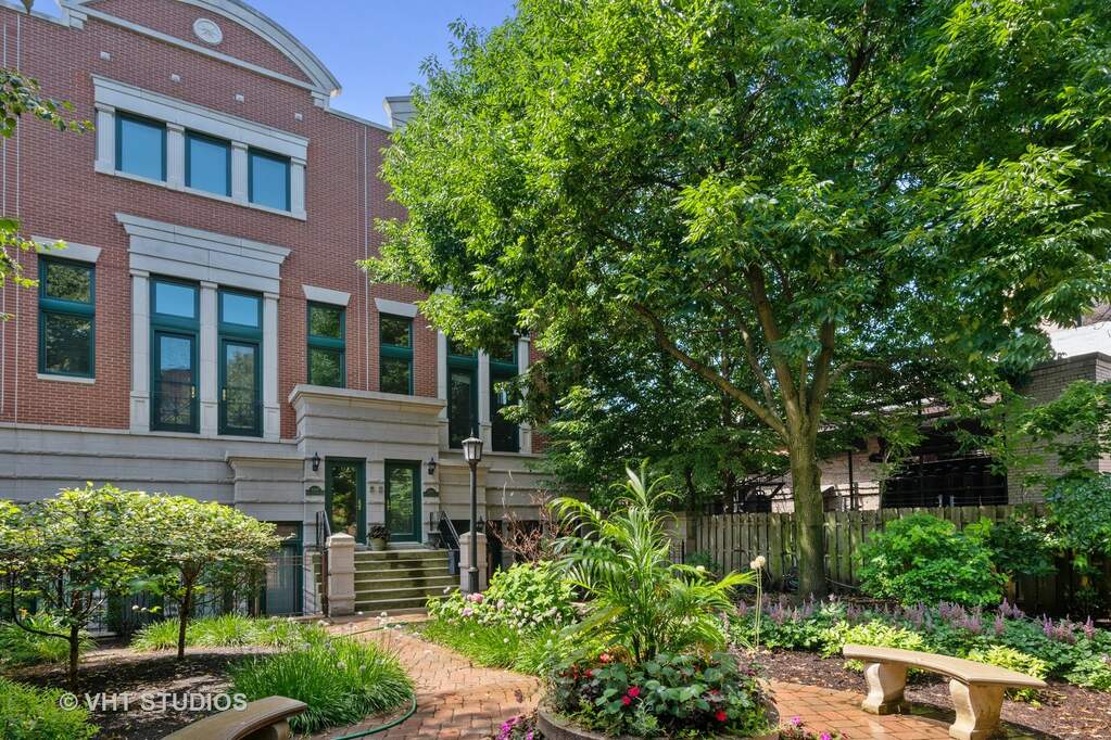 424 W Armitage Avenue #G property in Chicago