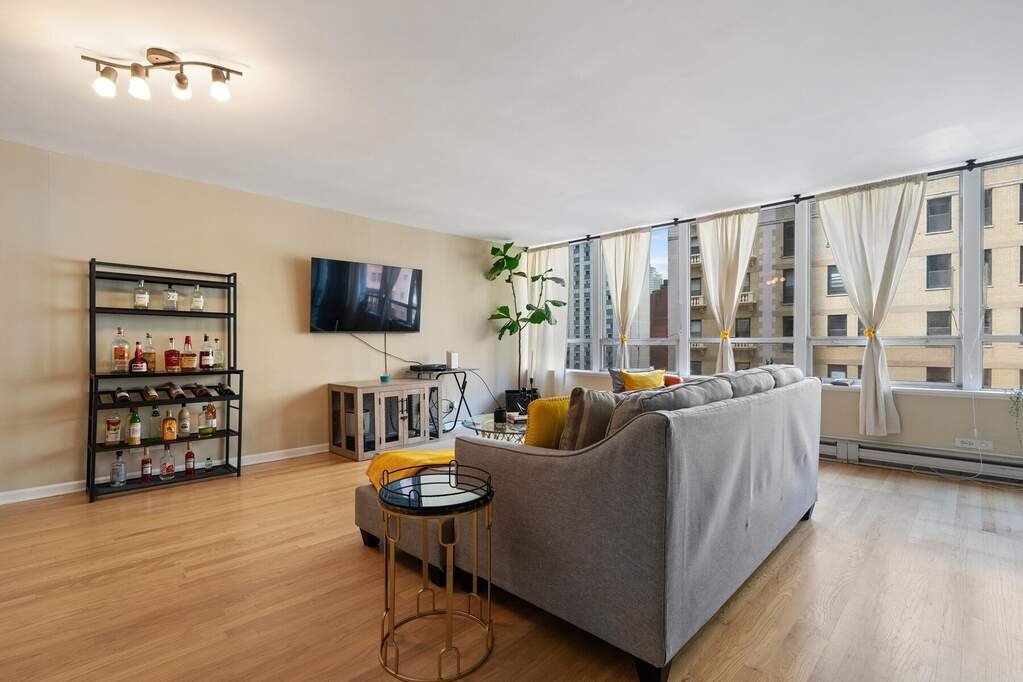 Luxury living space with panoramic Chicago views