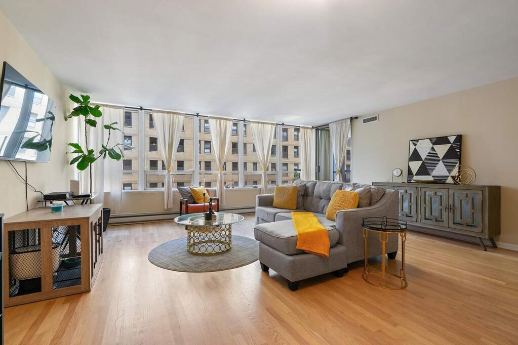 Park Tower penthouse interior at 800 North Michigan Avenue