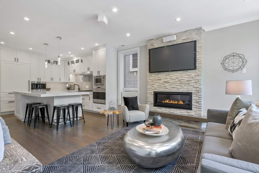 Private full-floor residence detail at Park Tower