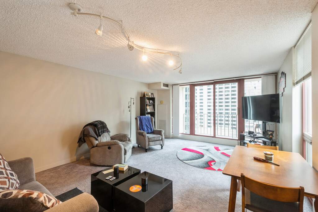 Penthouse bedroom suite overlooking Chicago