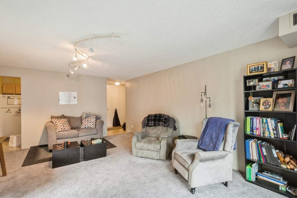 Private full-floor residence detail at Park Tower