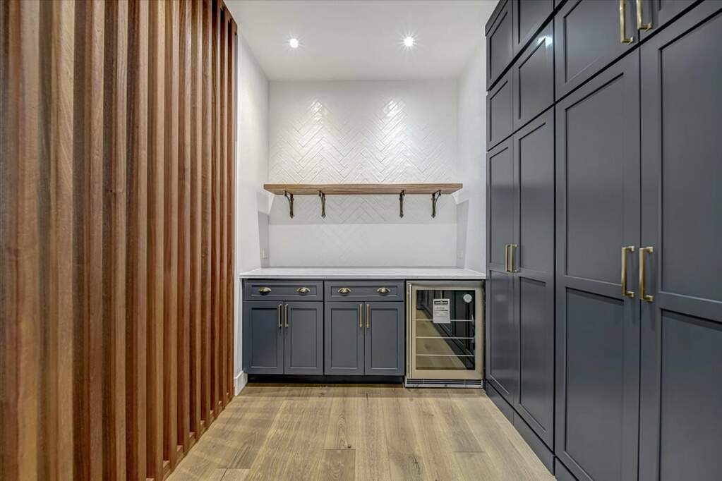 Private full-floor residence detail at Park Tower