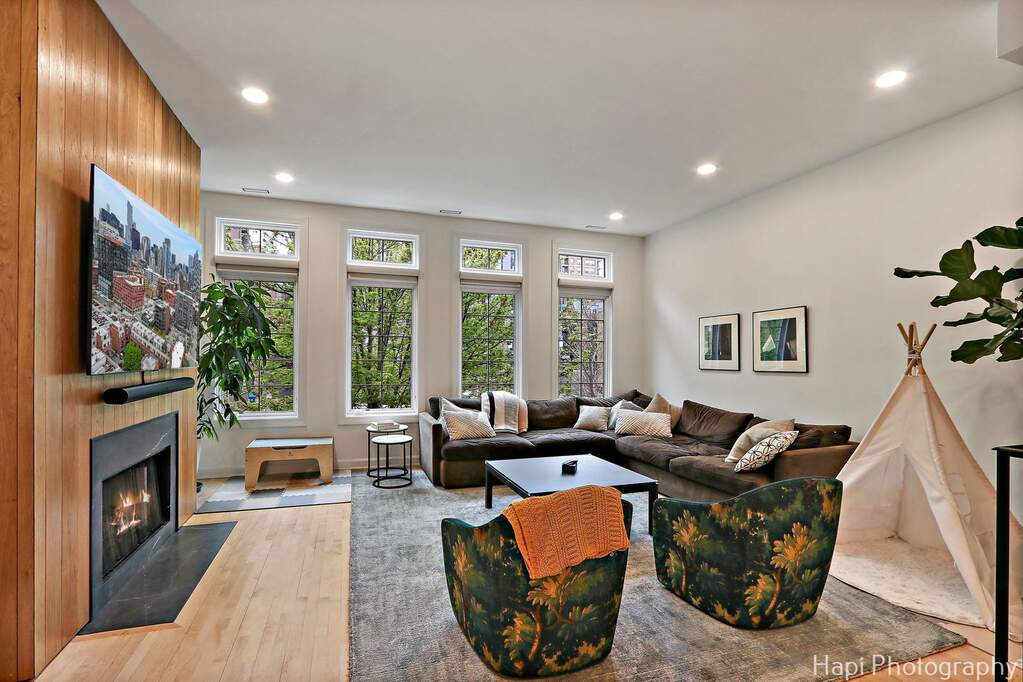 Luxury living space with panoramic Chicago views
