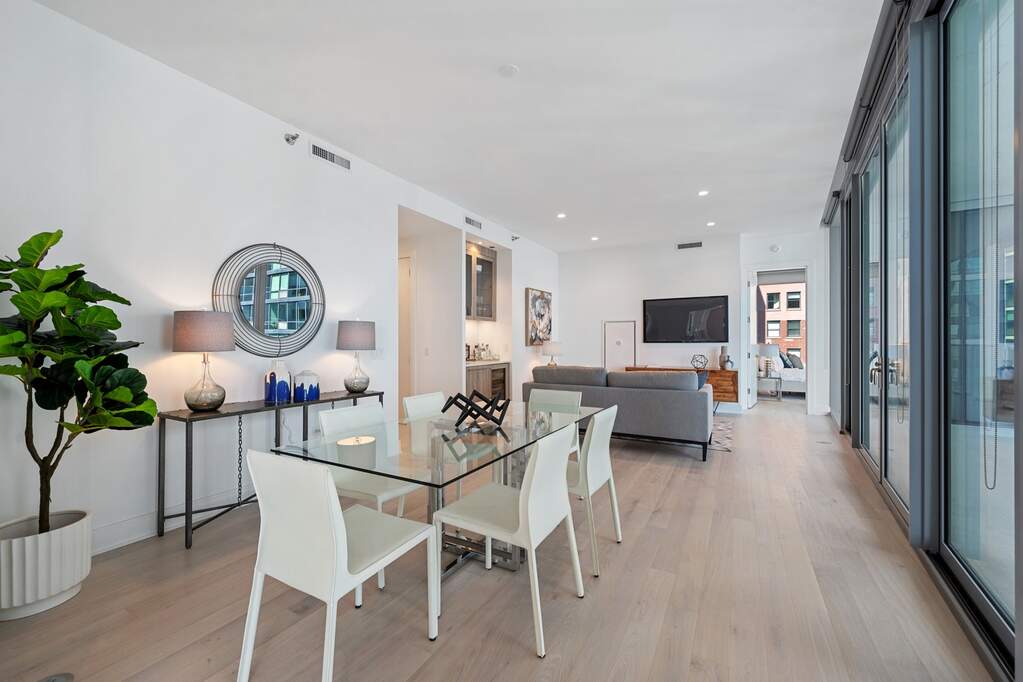 Designer kitchen and refined entertaining spaces