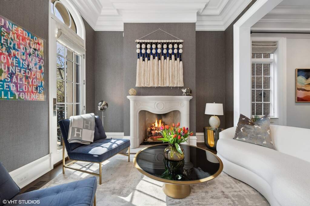 Designer kitchen and refined entertaining spaces