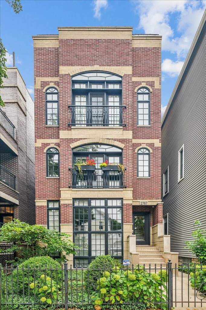 2767 N Kenmore Avenue #3 property in Chicago