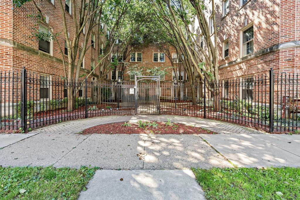 843 E 52nd Street #2 property in Chicago