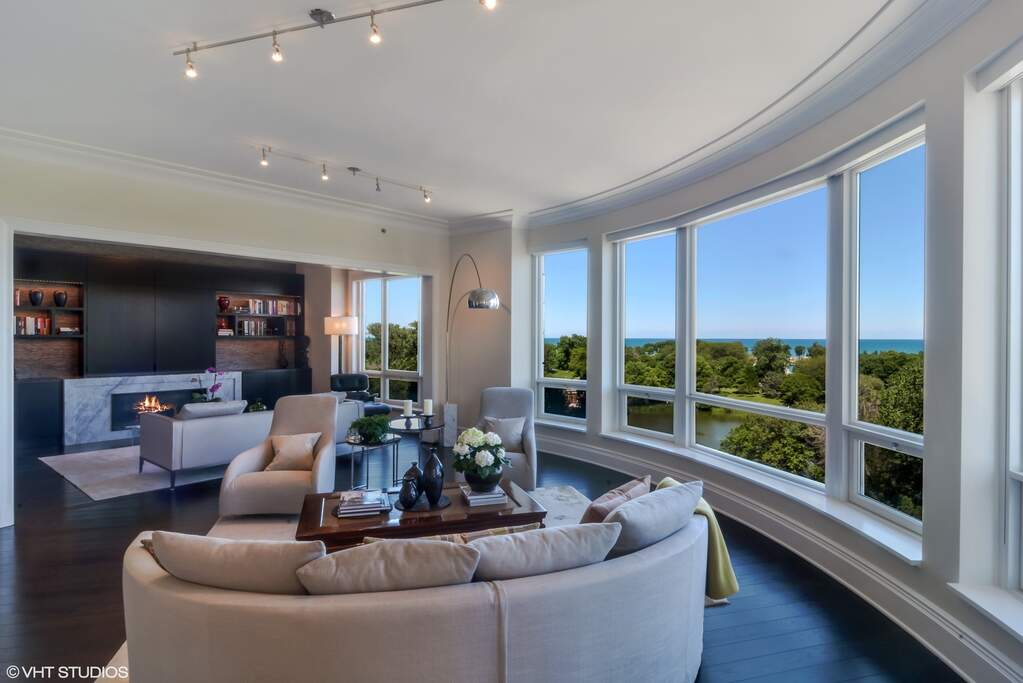 Private full-floor residence detail at Park Tower