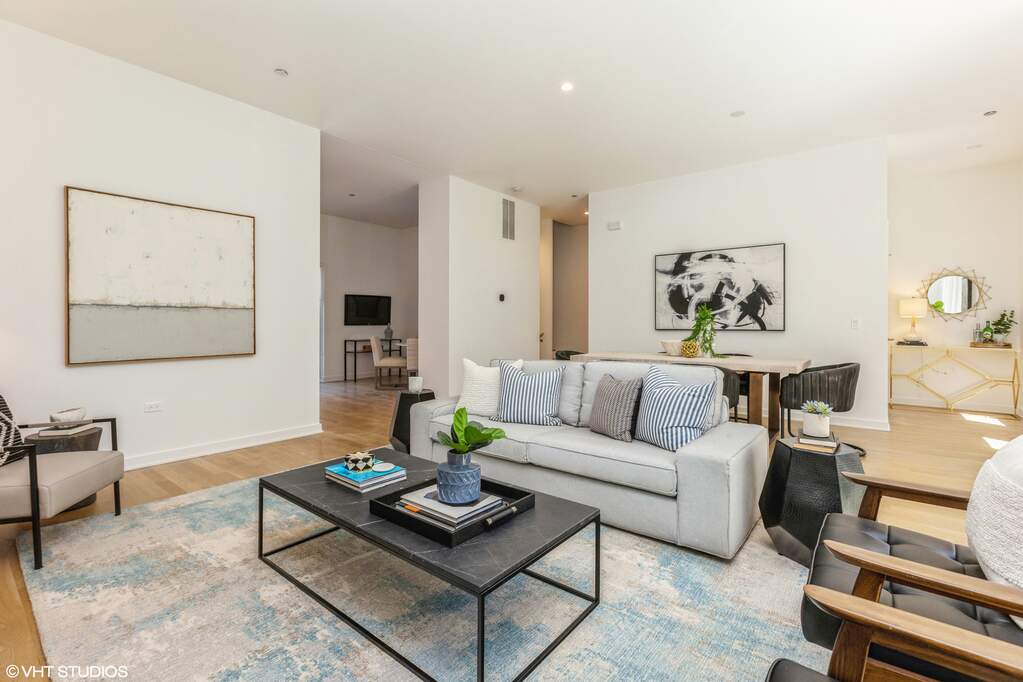 Designer kitchen and refined entertaining spaces