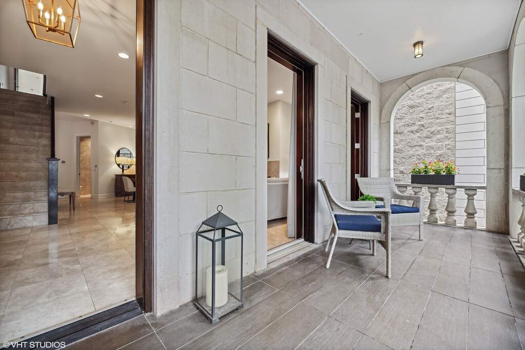 Designer kitchen and refined entertaining spaces