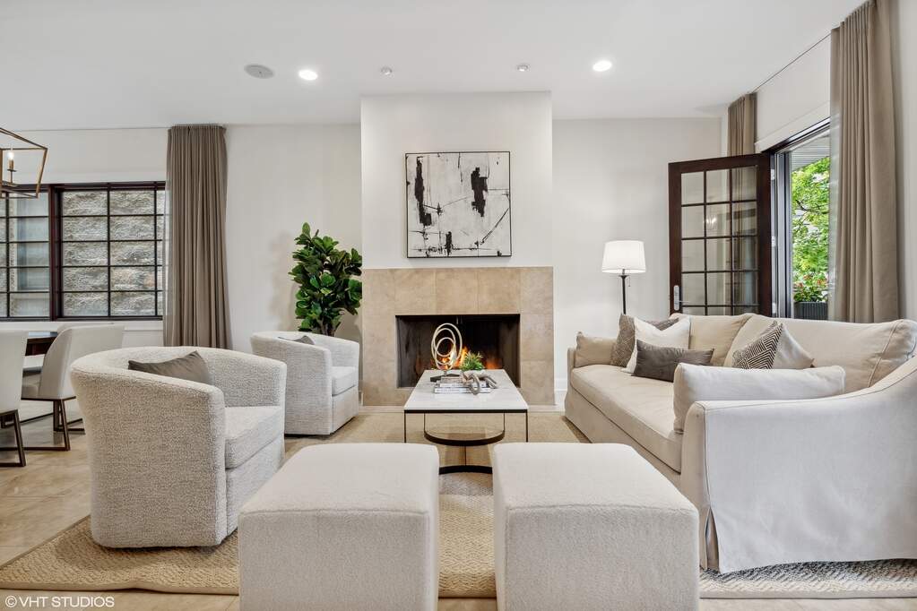 Private full-floor residence detail at Park Tower