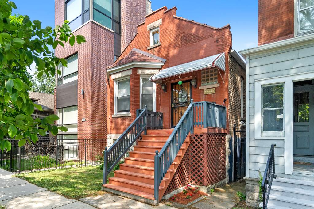 3609 S Leavitt Street property in Chicago