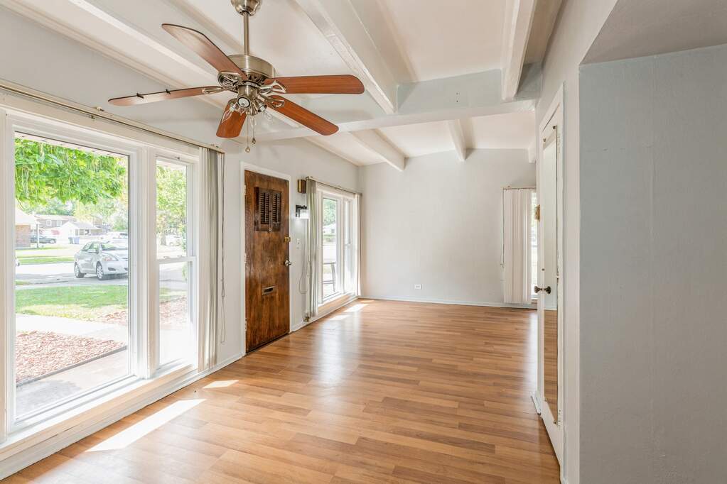 Designer kitchen and refined entertaining spaces